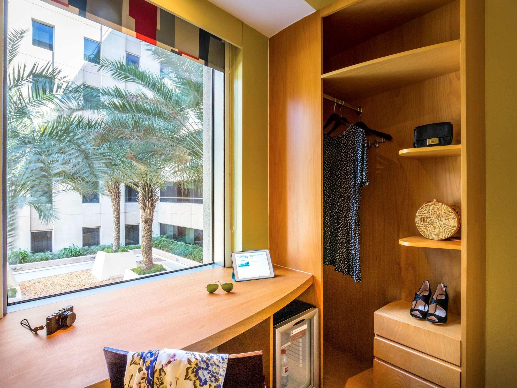 Готель Ibis Mall Avenue 3*