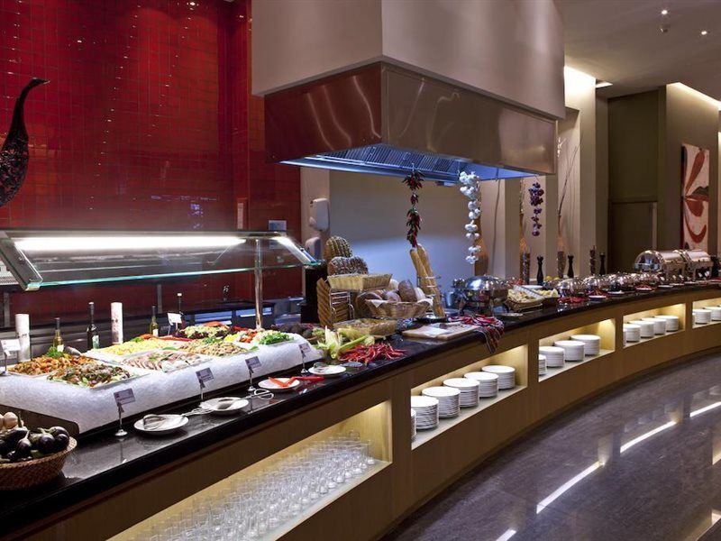 Ibis Mall Avenue Готель
